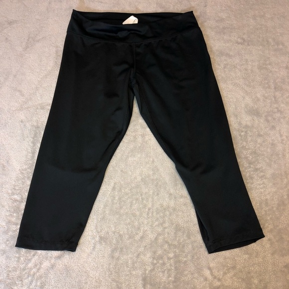NWOT ADIDAS Black Calf Mesh Capri Leggings Active Pants Sz L - Picture 3 of 8
